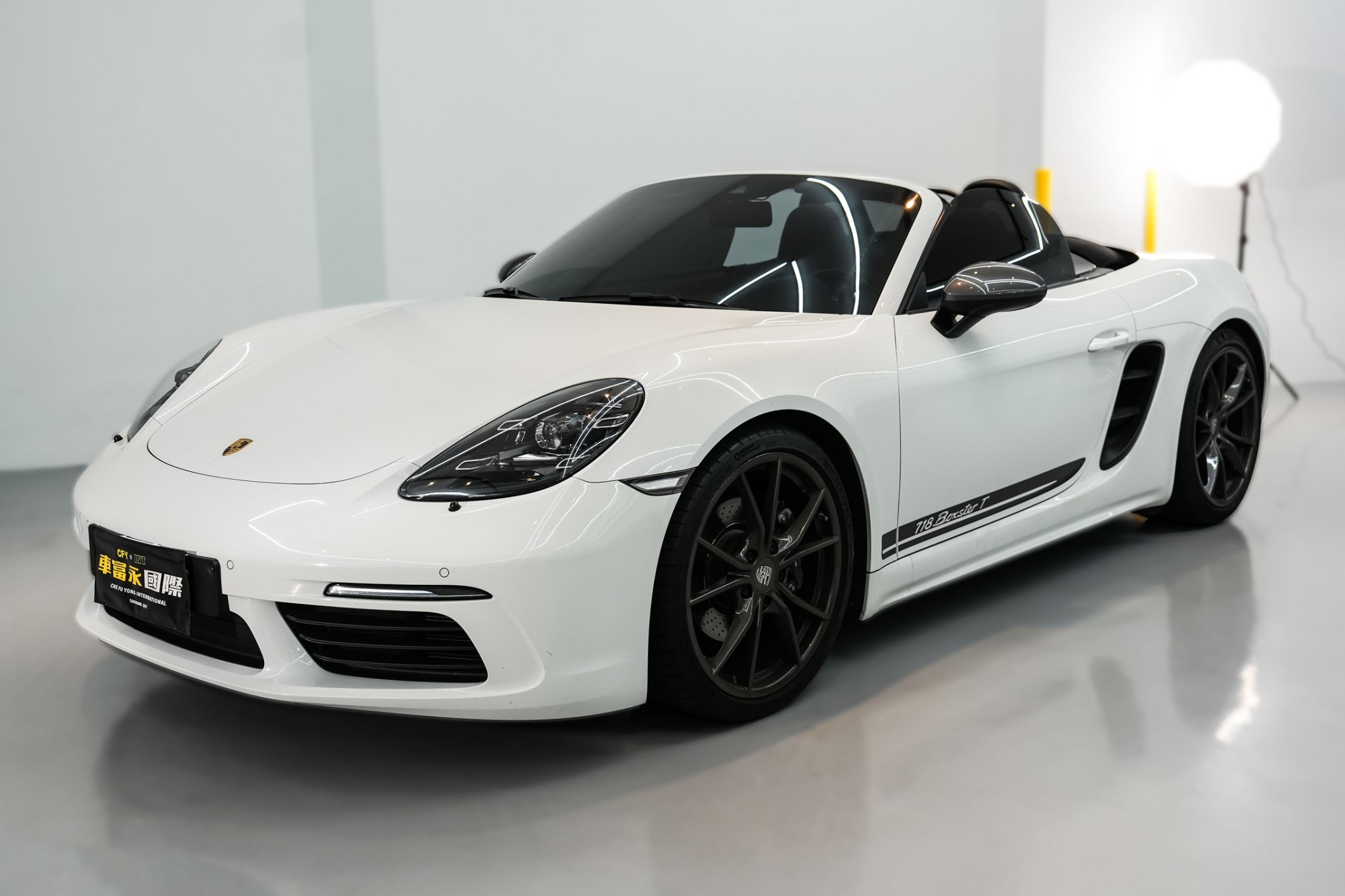 2021 718 Boxster  T